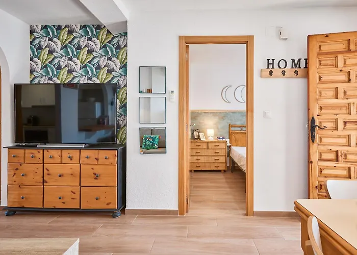 Naufragos - By Welcomely * Torrevieja