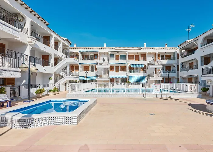 Naufragos - By Welcomely Torrevieja