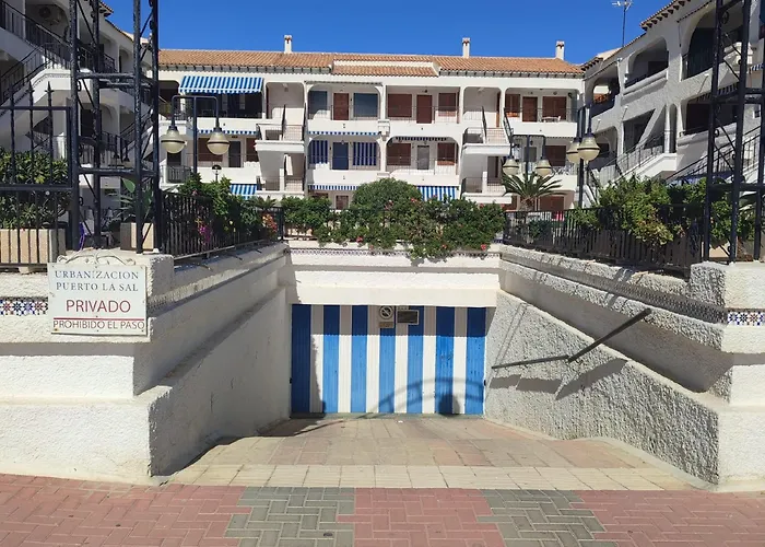 Naufragos - By Welcomely Torrevieja